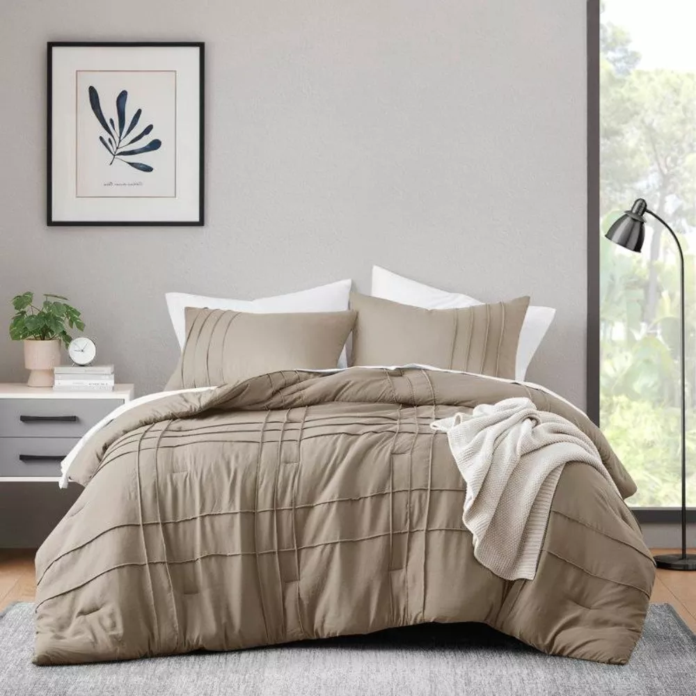 Elegant Pleated Bedding Set – Microfiber Comforter with Matching Pillow Shams