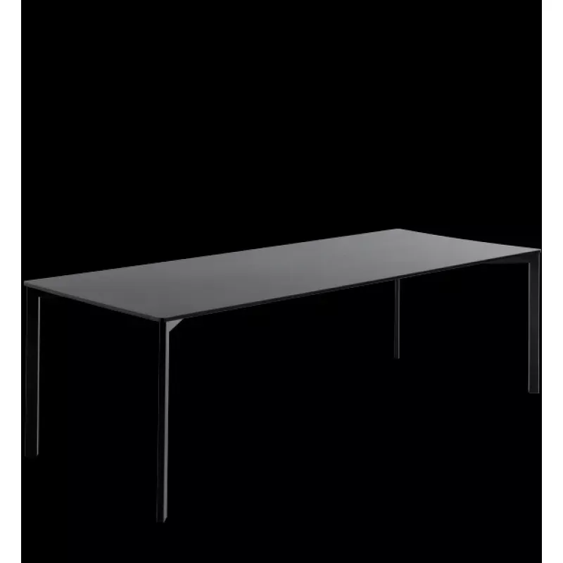 Gubi Y! Table