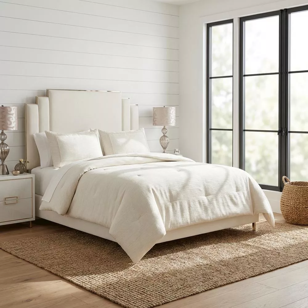 Michael Amini Harlow 4-Piece Comforter Set